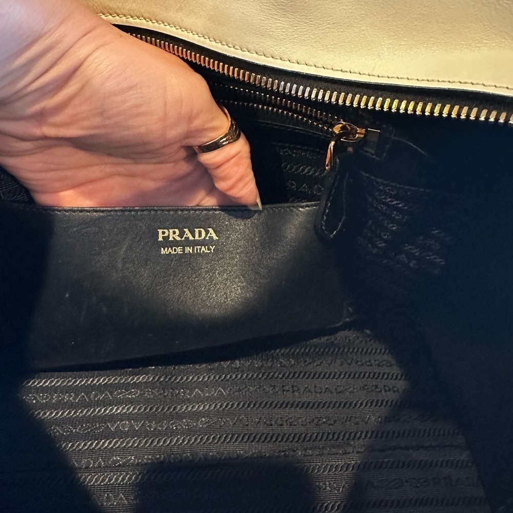 Prada handbag - Picture 10 of 16